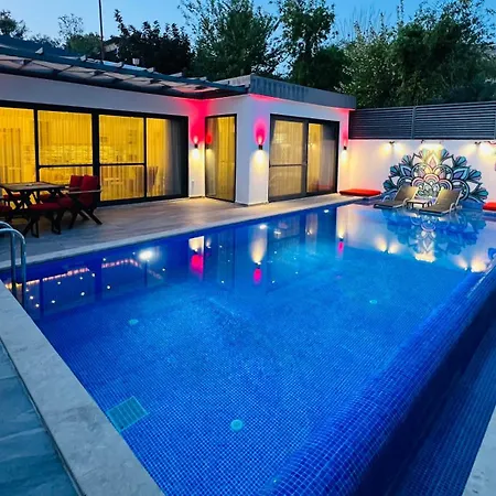 Lantana Villa *